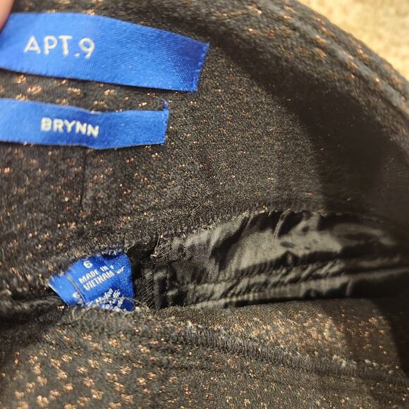 APT 9 black and gold "Brynn" Bermuda shorts size 6 - Picture 3 of 3